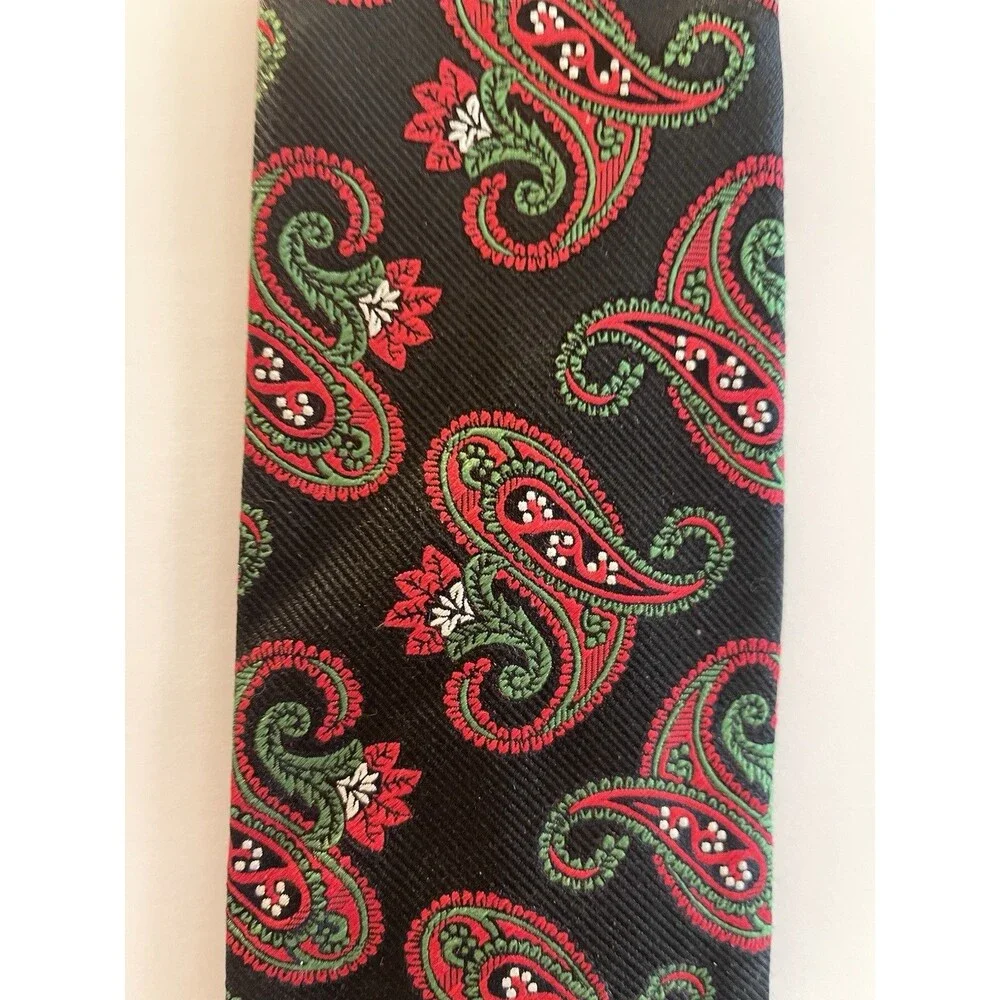 Vintage JZ richards silk tie Made In America Black And Red Pasley
